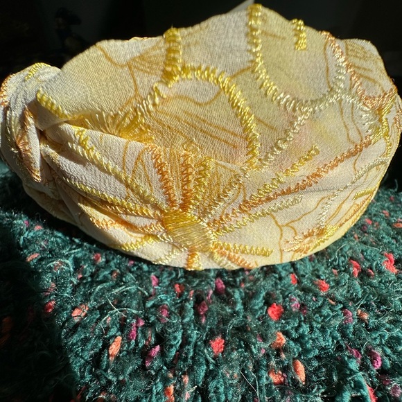 ‼️RARE‼️🎸ANTHROPOLGIE🎸🔥NWOT🔥Yellow Embroidered Sunburst Headband - Picture 14 of 16